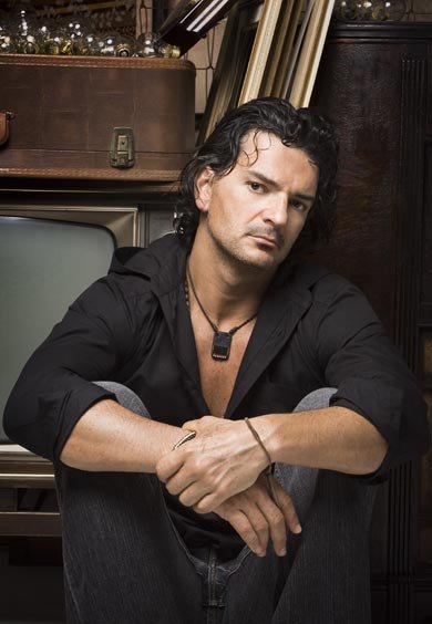 RICARDO ARJONA estrena nuevo álbum NEGRO - Sony Music Entertainment Latin